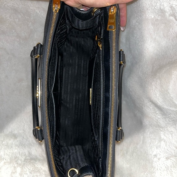 Prada Galleria medium size - Picture 7 of 15